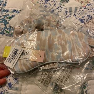 Sleeping accessories pulling the night together!